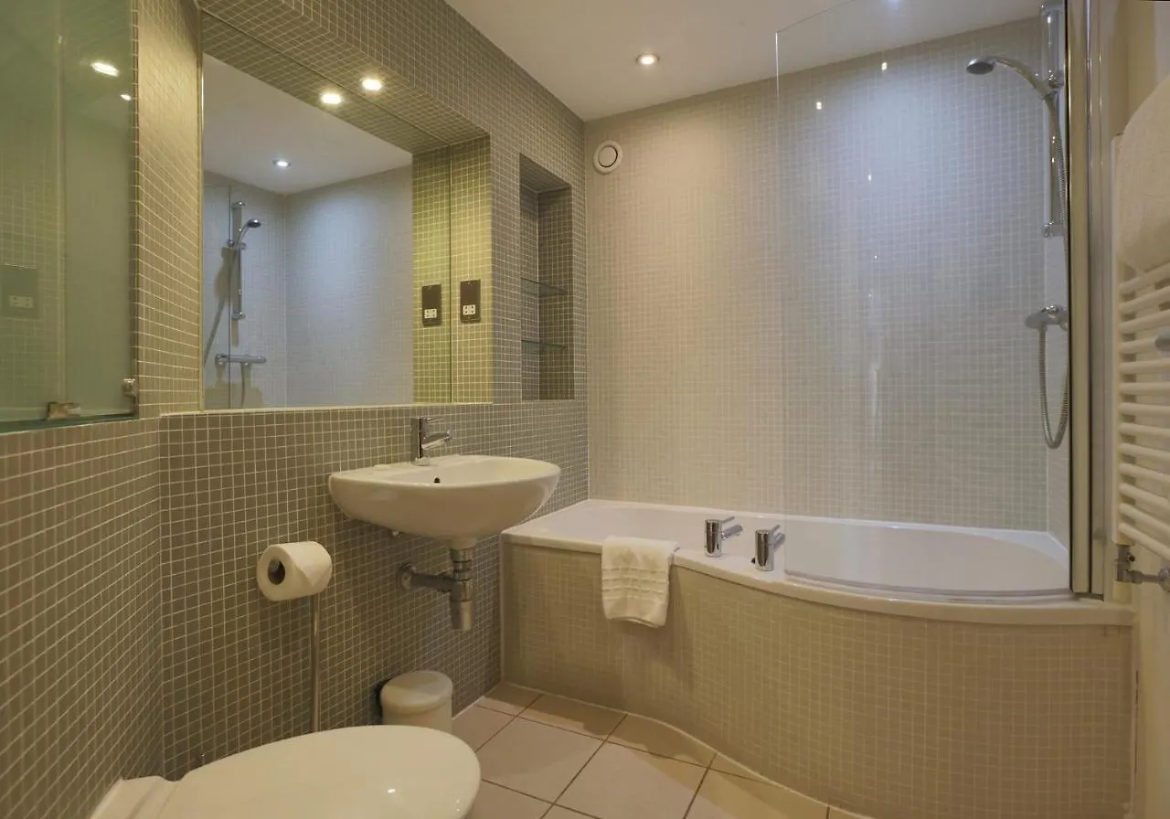 אדינבורו The East London Residence